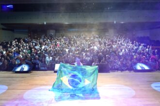 Boy Sompob no Brasil: Um Show de Emoção, Carisma e Música no Final de Semana BL!